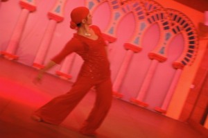foto di Sabina Todaro mentre balla lyrical arab dance